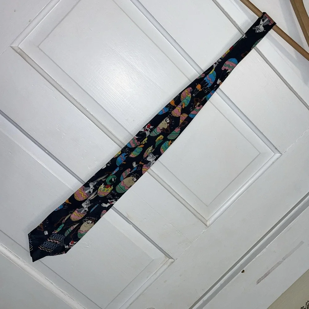 Looney Tunes Mania Tie‎ | 1994 Easter Eggs Filled with Characters on Black Tie